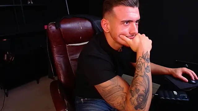 ElijahThorne's cam snapshot