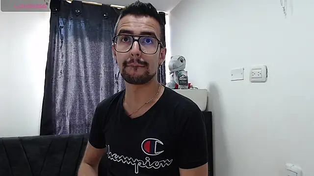 Demian_val's cam snapshot