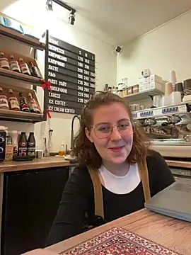 cinnabon_'s cam snapshot