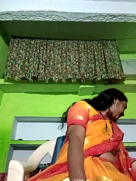 YOURFIVAA's cam snapshot