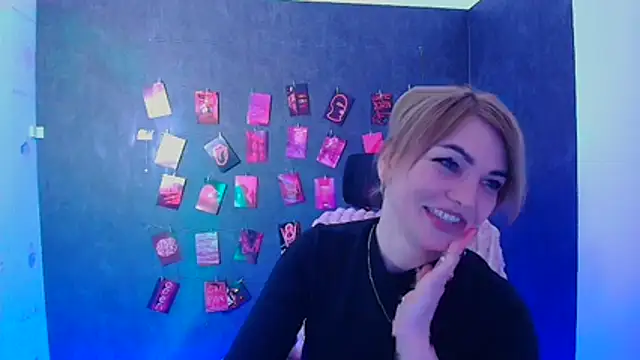 CuttieEmma's cam snapshot