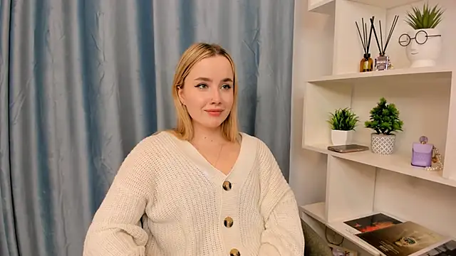 IvetteLabore's cam snapshot