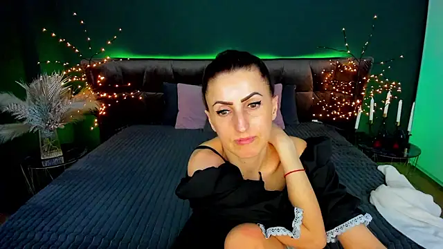 Rebecca_Diamond's cam snapshot