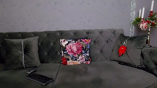 MissNicoleDom's cam snapshot