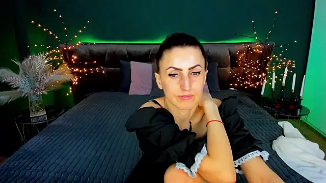 Rebecca_Diamond's cam snapshot