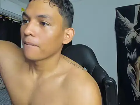 bigger_ragnarsson live sex cam