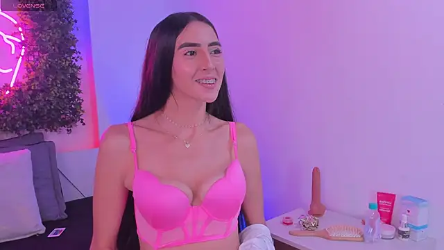 Itzel_Geneva's cam snapshot