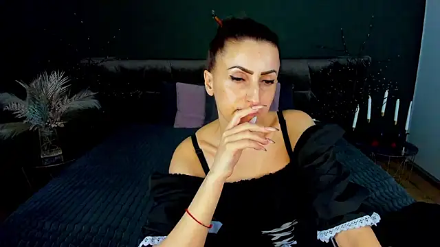 Rebecca_Diamond's cam snapshot