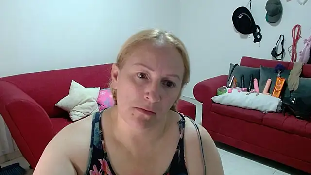 emperabigbootybigass's cam snapshot