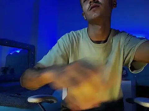 jullian_ricciI live sex cam