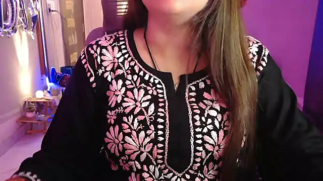 Mitikaa live sex cam