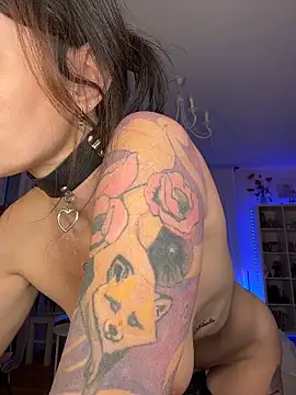 AnnaMaria- live sex cam