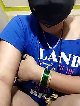 Priyanka_30 live sex cam