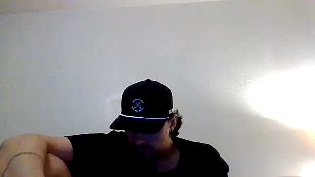 Tallhungandcloudy's cam snapshot