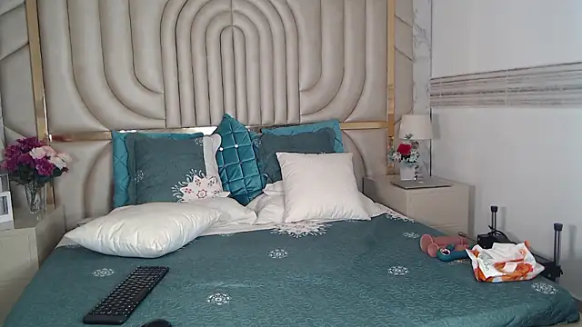 Charlotte_Storn's cam snapshot