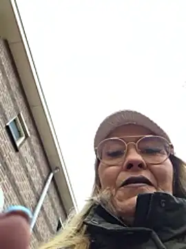 lisalustjouw live sex cam