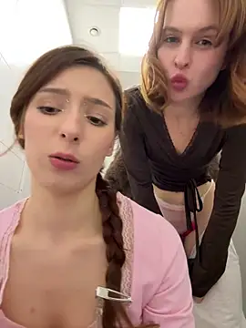 LilluKatten live sex cam