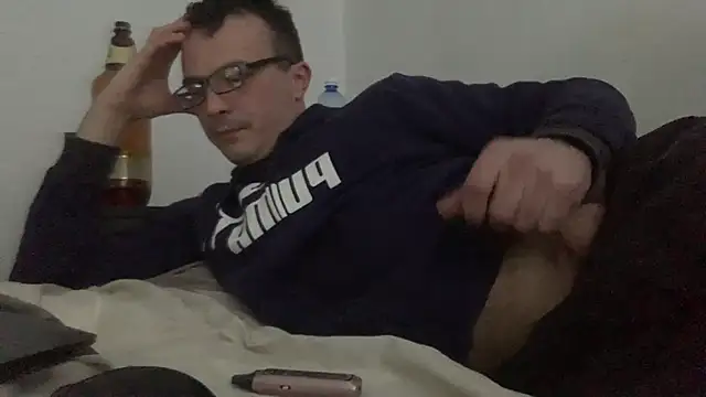 viktor1992-1-1's cam snapshot