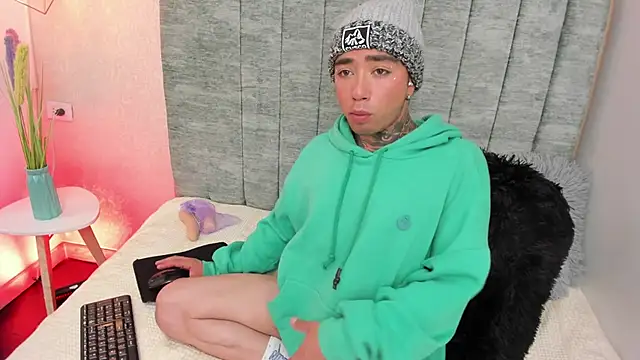 liam_froid's cam snapshot