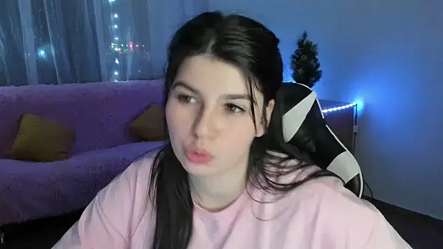 KisaModel's cam snapshot