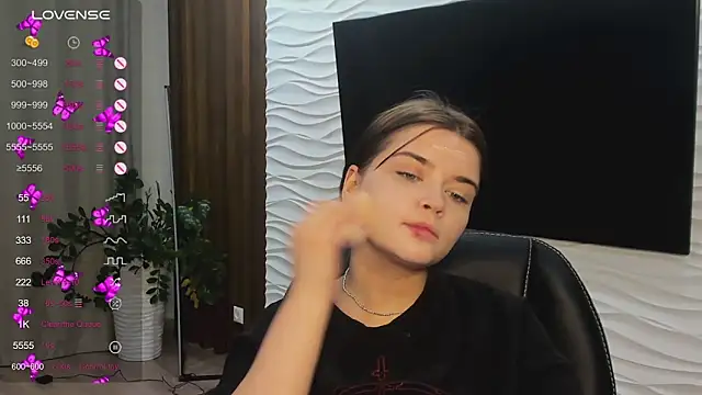 LanaTreades's cam snapshot