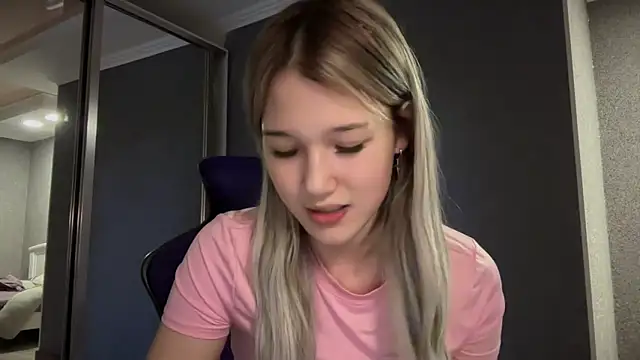 lilXdomiii live sex cam