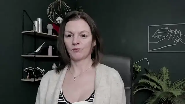 VivianWILD's cam snapshot