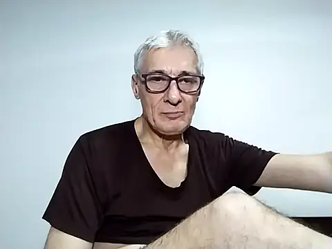 BIGUNCUTHARDCOCK live sex cam