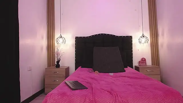 LAKSMI_BLUE's cam snapshot