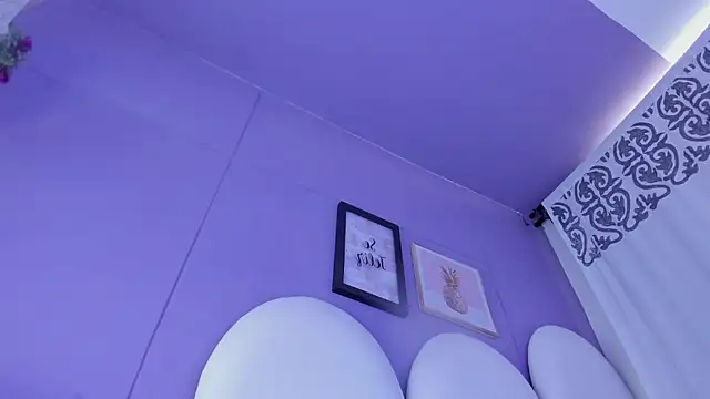 luna_bradley_'s cam snapshot