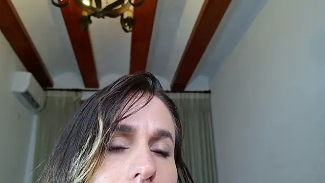 Alma_Rosee's cam snapshot