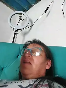 clarita_01's cam snapshot