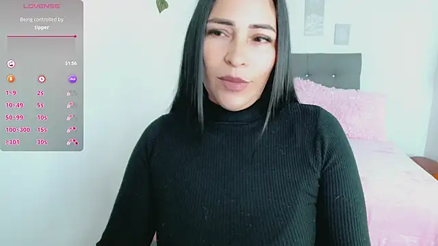 luna_lgomez_'s cam snapshot