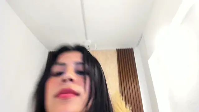 Thais_kim's cam snapshot