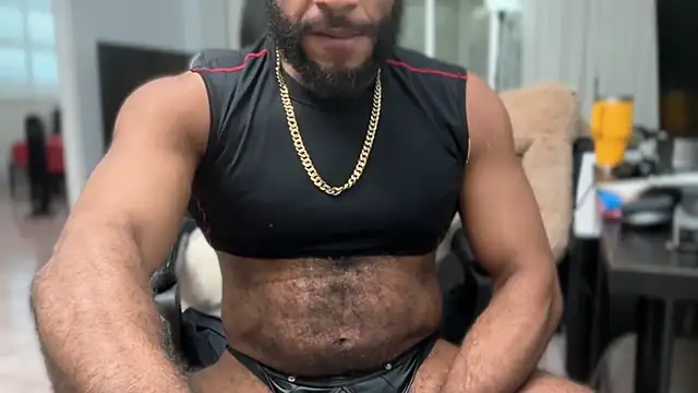 Piercedmuscle80 live sex cam
