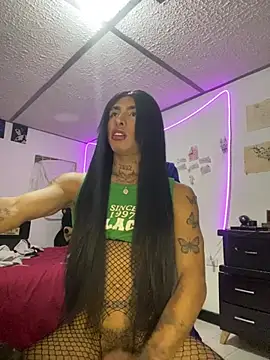 nebullax_mcqueen live sex cam