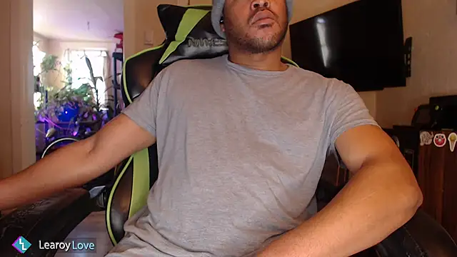 Learoy_Love live sex cam