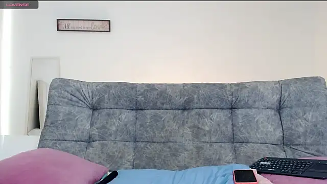 Mia_fooxx_'s cam snapshot