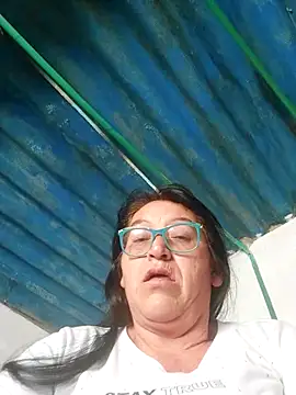 clarita_01's cam snapshot