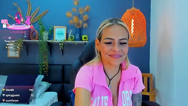 yessila_parker's cam snapshot