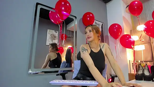 zoe_taylorr1's cam snapshot