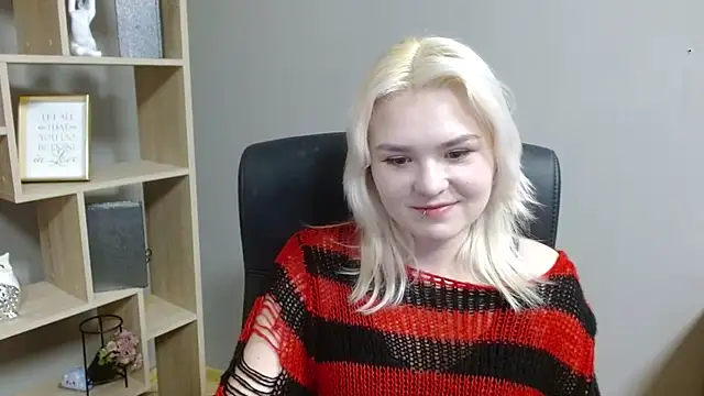 SweetLilyxo's cam snapshot