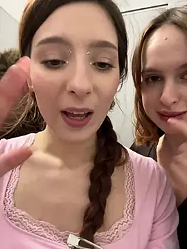 LilluKatten live sex cam