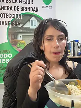 Alysson-- live sex cam