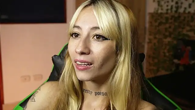 Michell_Wallker's cam snapshot