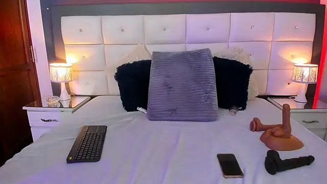 RED_VIOLETH's cam snapshot