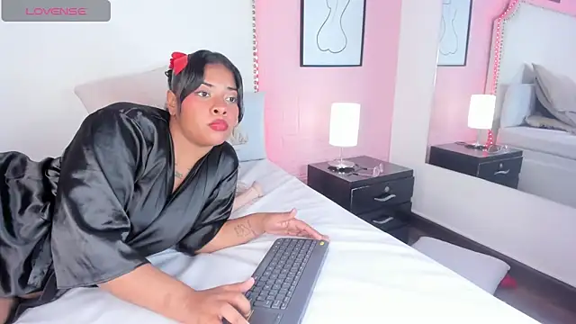 Isabella_moreau's cam snapshot