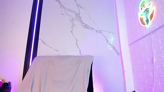 LolaXXXperience's cam snapshot