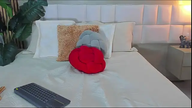 Roseaurora's cam snapshot