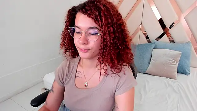 avrilwaynee's cam snapshot